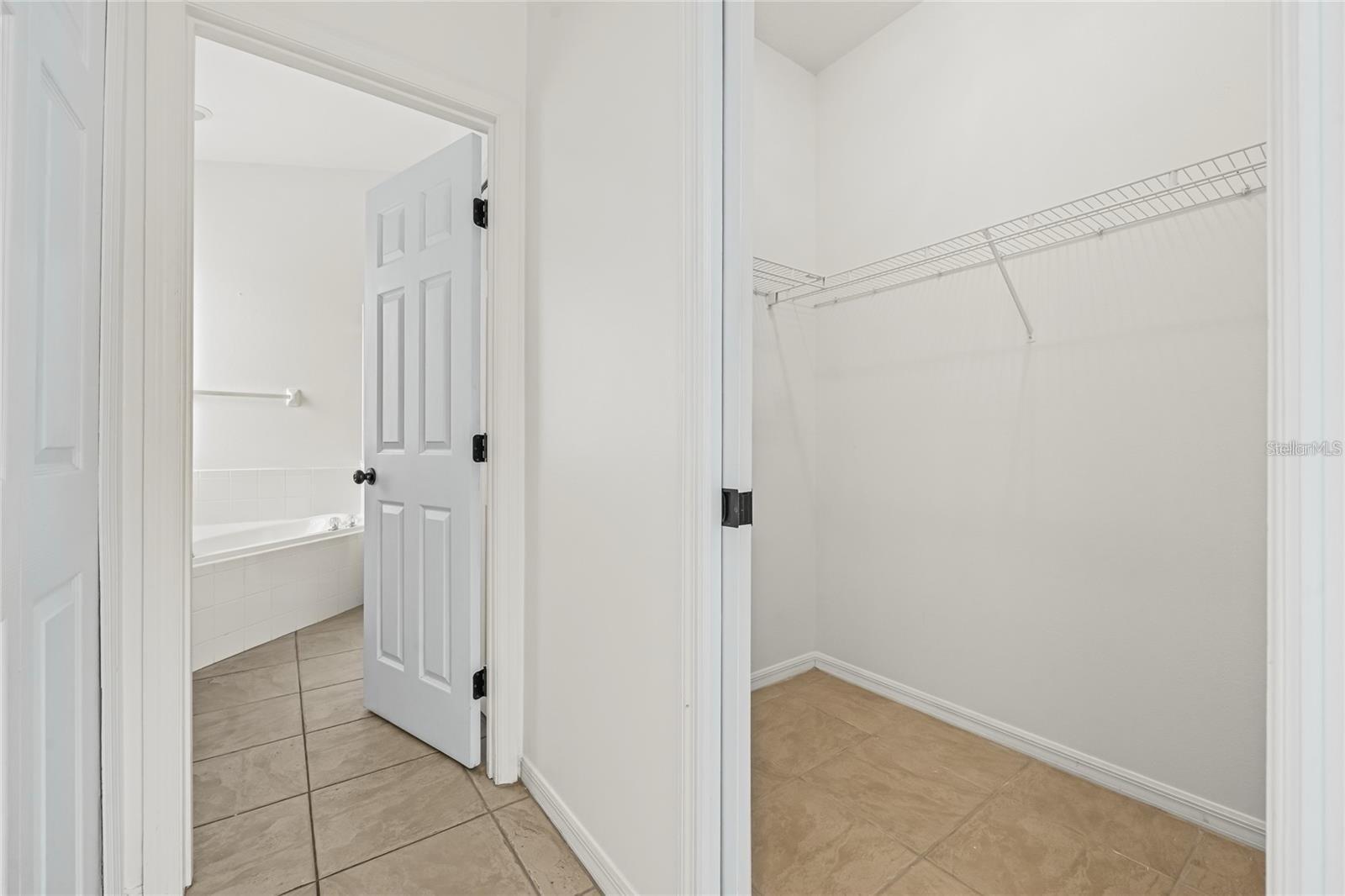 Image 23 of 44 For 520 Hollingshead Loop