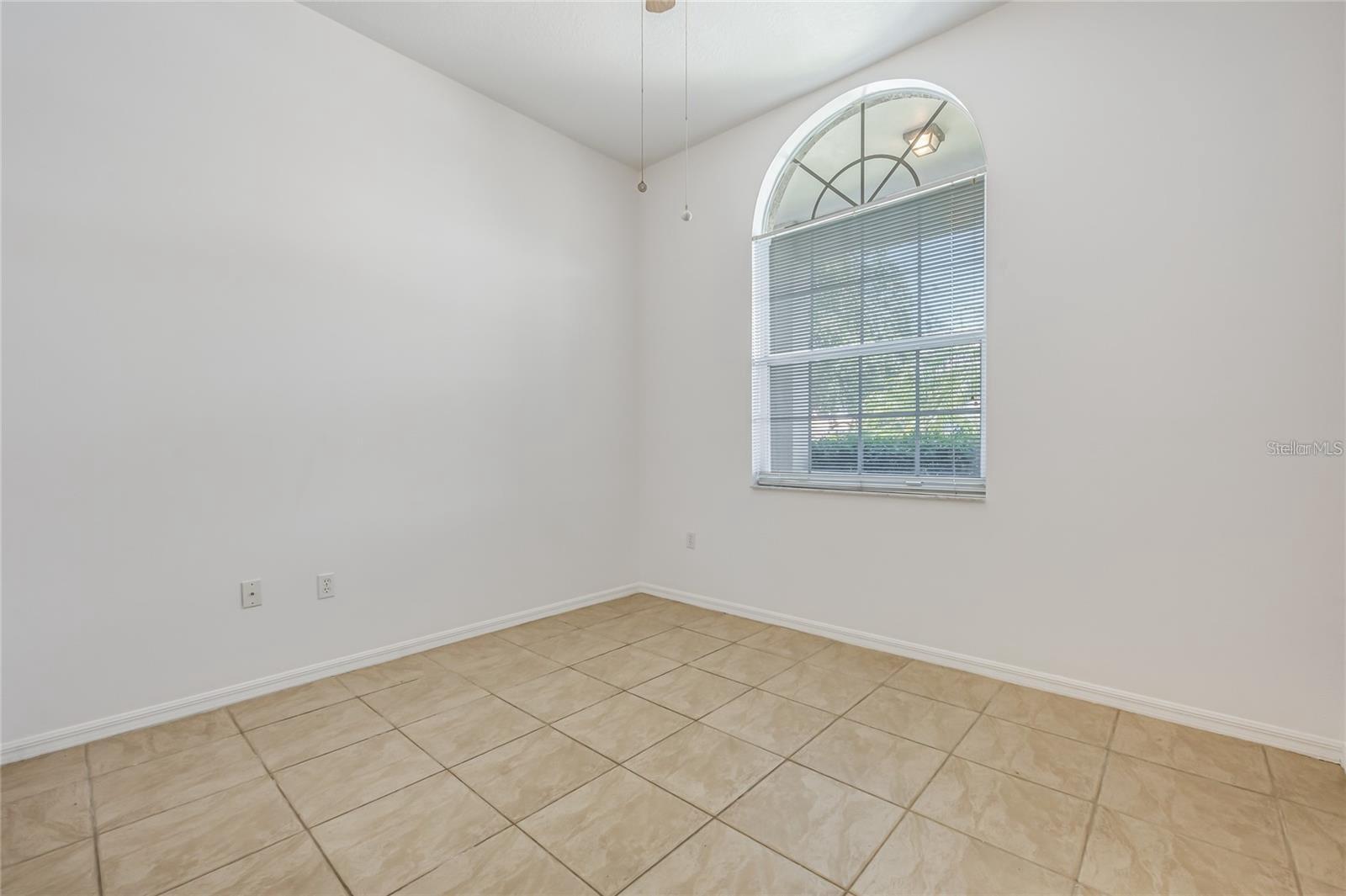 Image 31 of 44 For 520 Hollingshead Loop