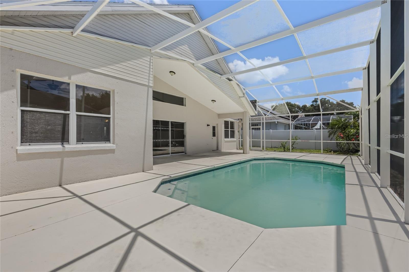 Image 38 of 44 For 520 Hollingshead Loop