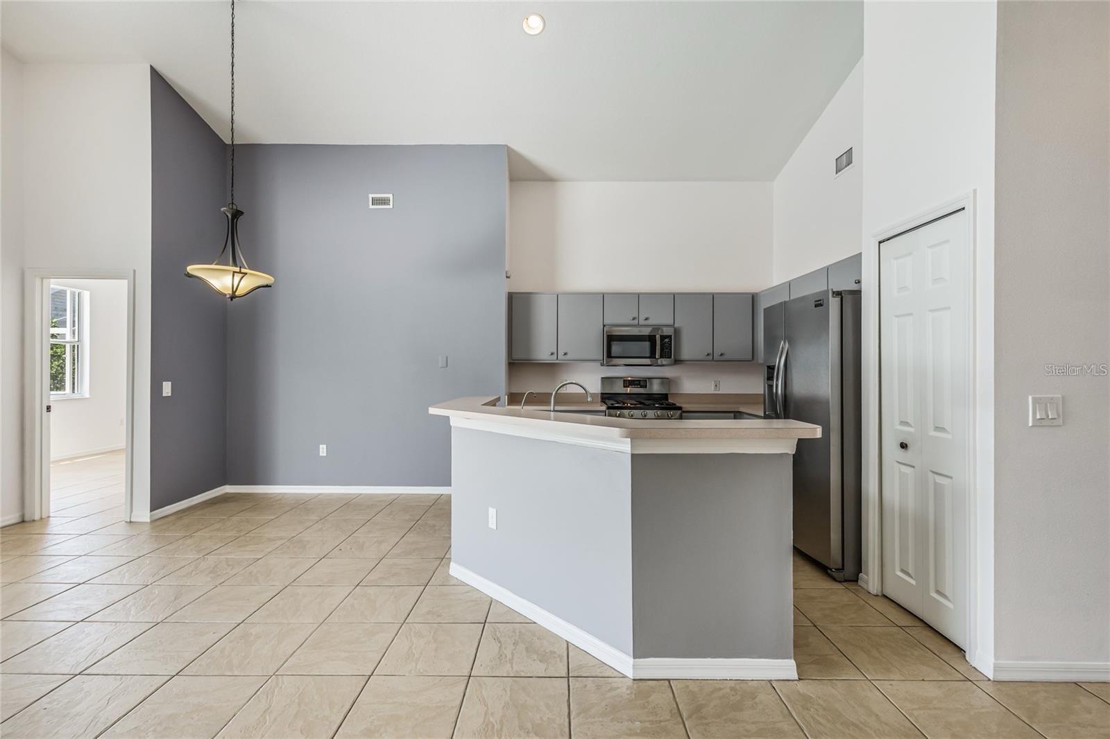 Image 7 of 44 For 520 Hollingshead Loop