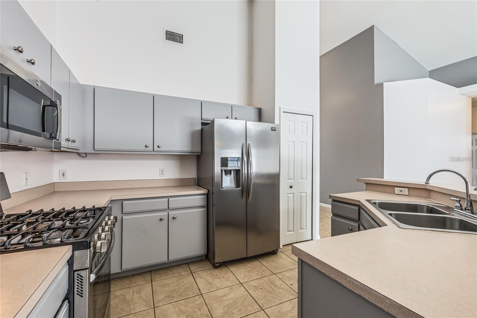 Image 9 of 44 For 520 Hollingshead Loop