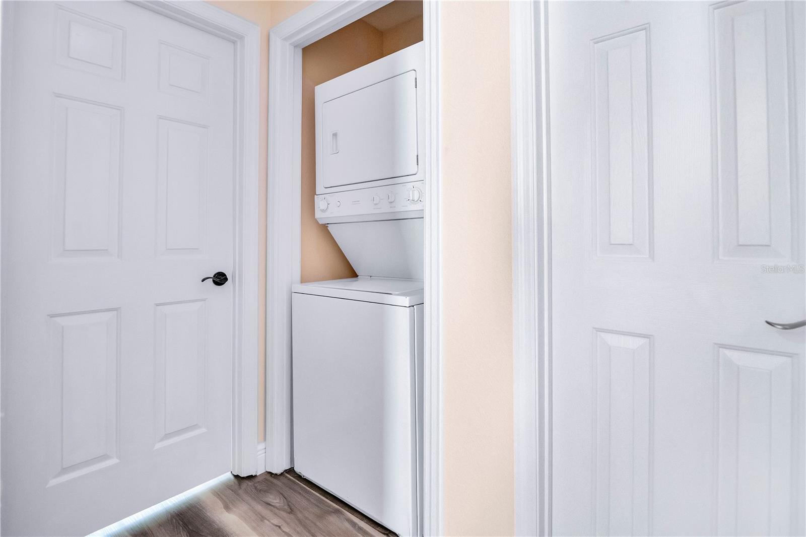 Image 42 of 50 For 145 Longview Avenue