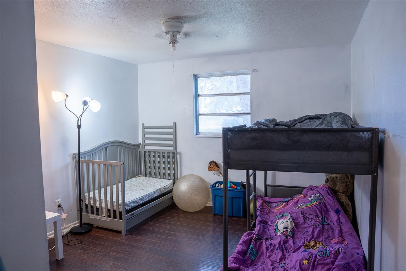 Image 18 of 23 For 4617 Seneca Avenue