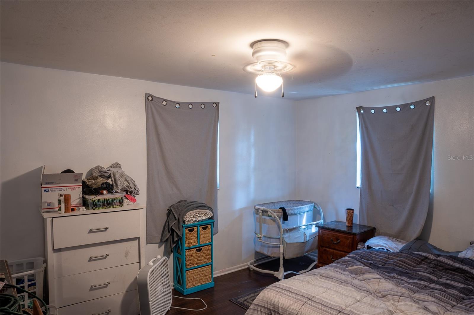 Image 19 of 23 For 4617 Seneca Avenue