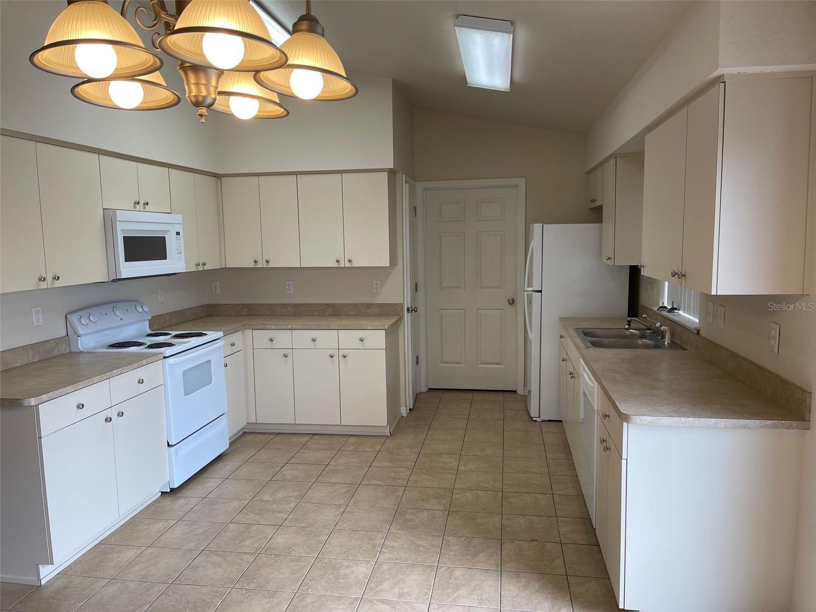 Image 7 of 20 For 7299 Midway Terrace 1