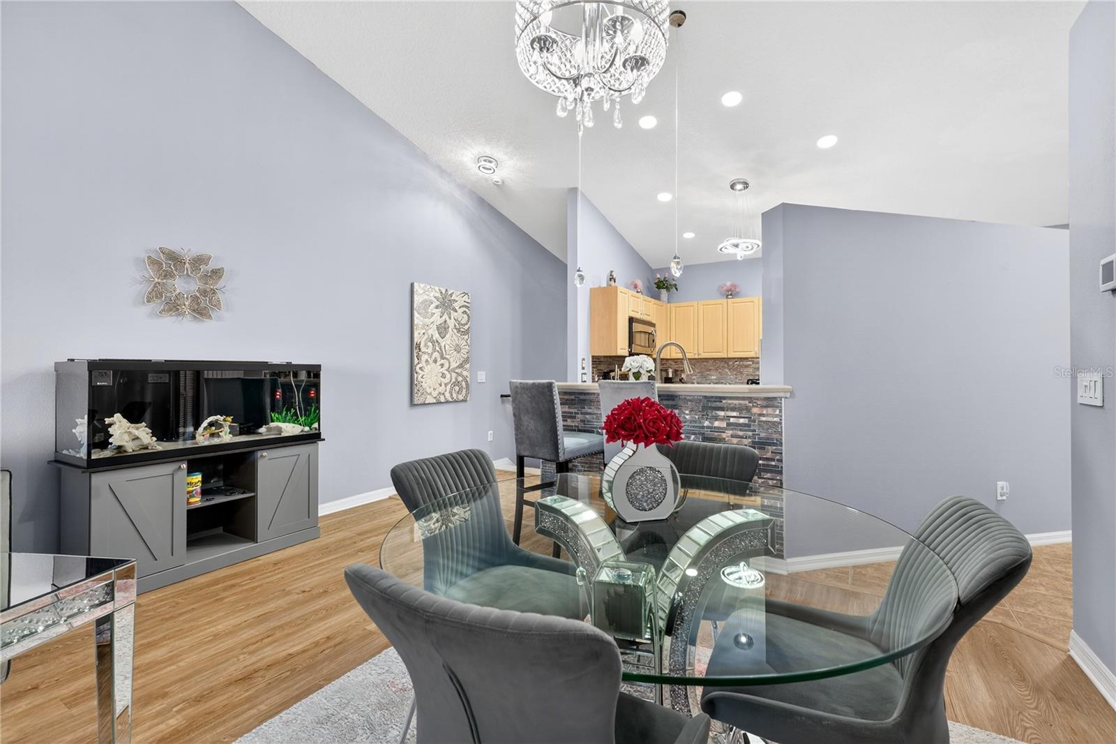 Image 9 of 45 For 5336 Edgewater Way