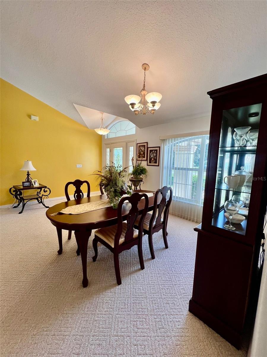 Listing photo id 11 for 9998 Langdon Road