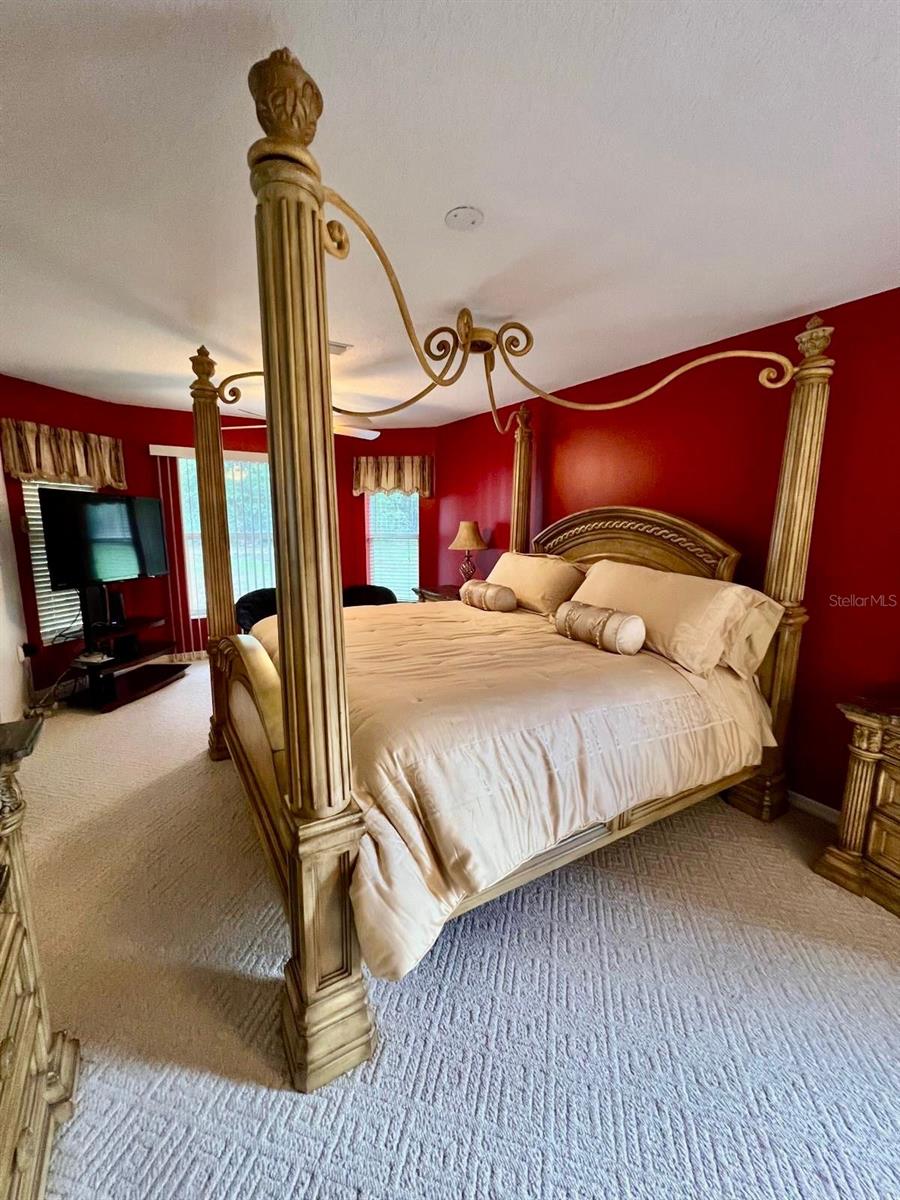 Listing photo id 14 for 9998 Langdon Road