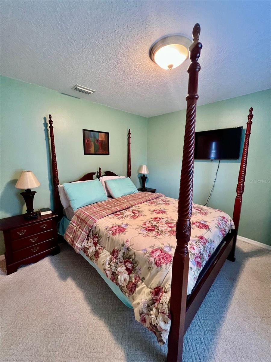 Listing photo id 16 for 9998 Langdon Road