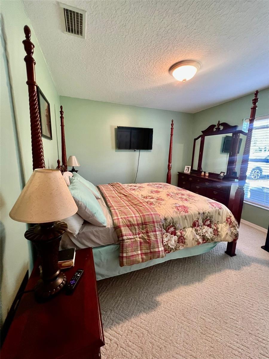 Listing photo id 17 for 9998 Langdon Road