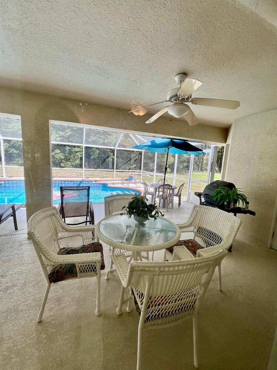 Listing photo id 26 for 9998 Langdon Road
