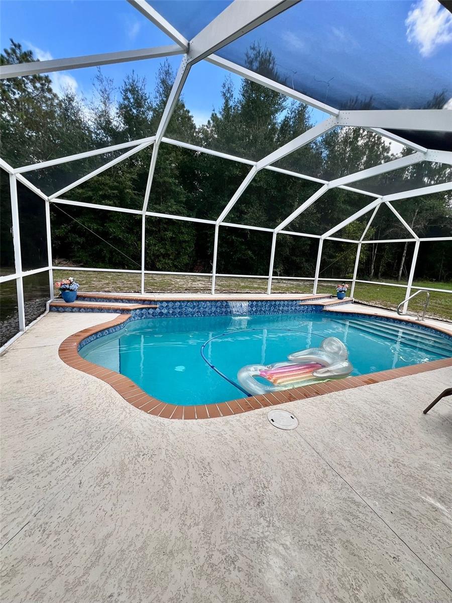 Listing photo id 29 for 9998 Langdon Road