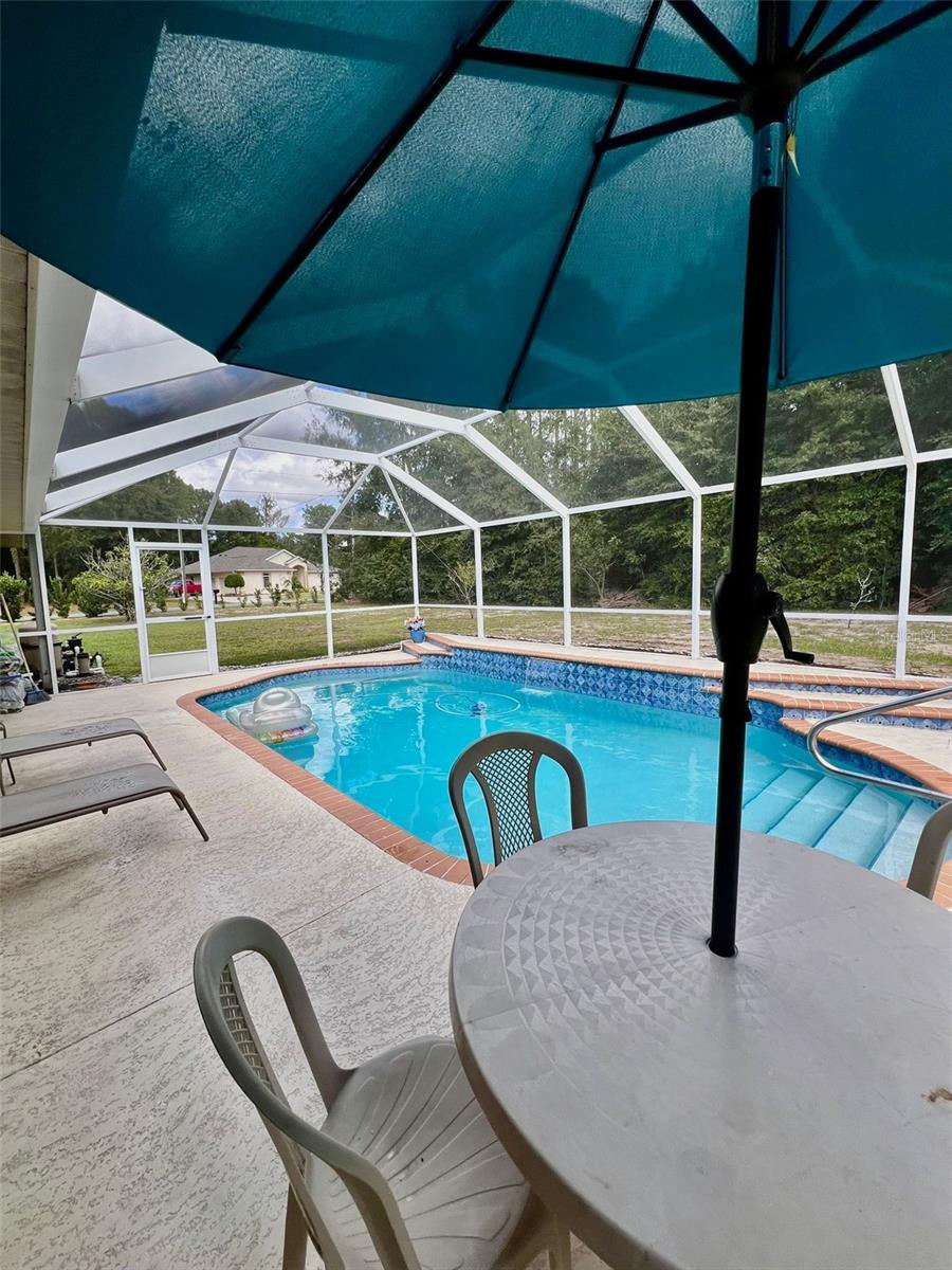 Listing photo id 30 for 9998 Langdon Road