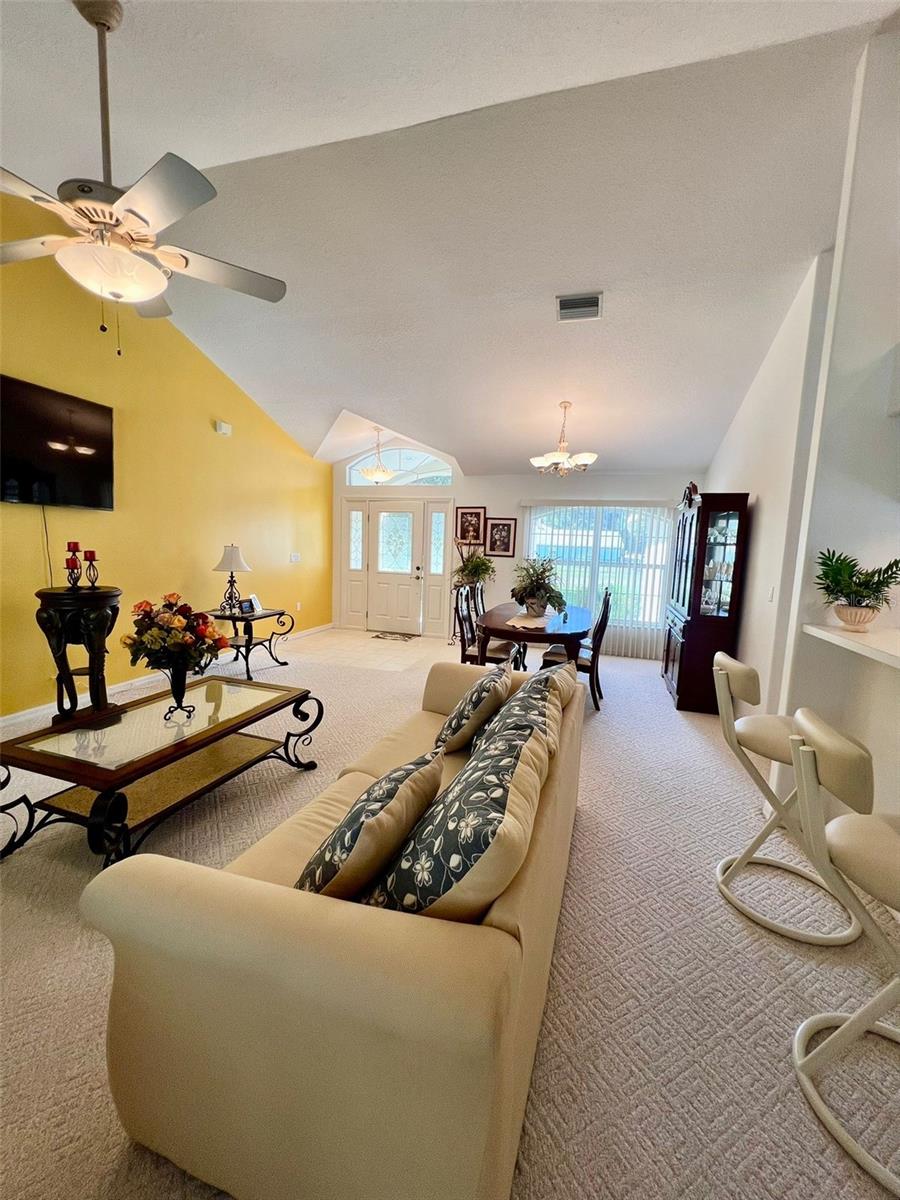 Listing photo id 3 for 9998 Langdon Road