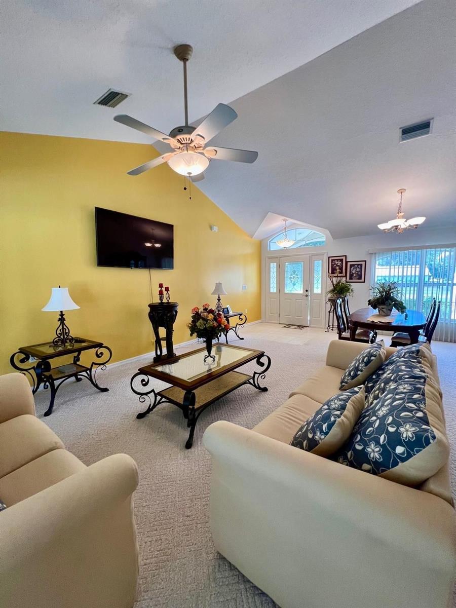 Listing photo id 4 for 9998 Langdon Road