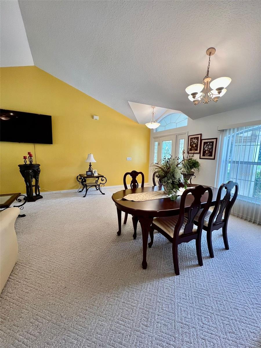 Listing photo id 7 for 9998 Langdon Road