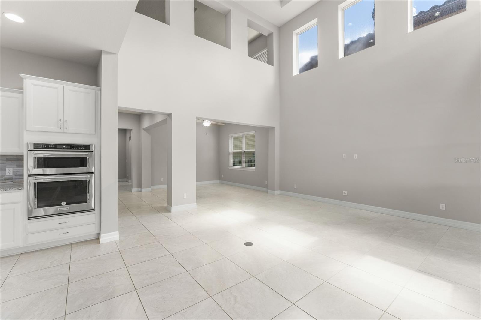 Image 4 of 52 For 10814 Citron Oaks Drive