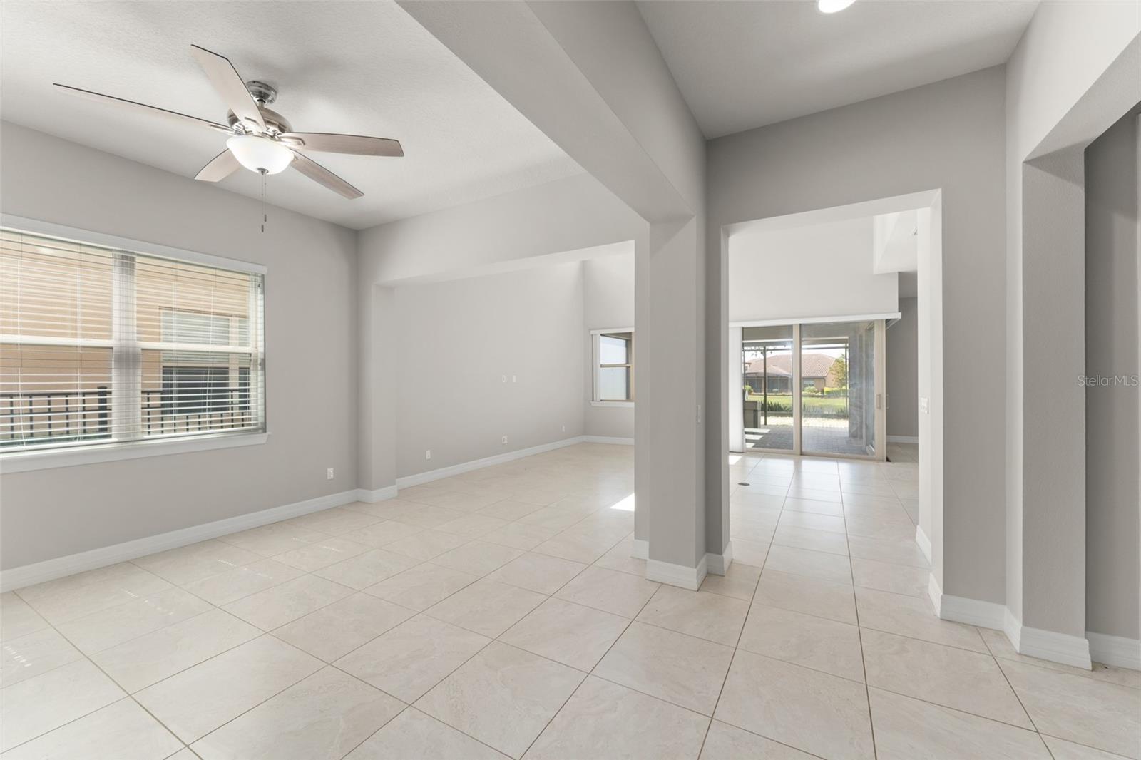Image 7 of 52 For 10814 Citron Oaks Drive