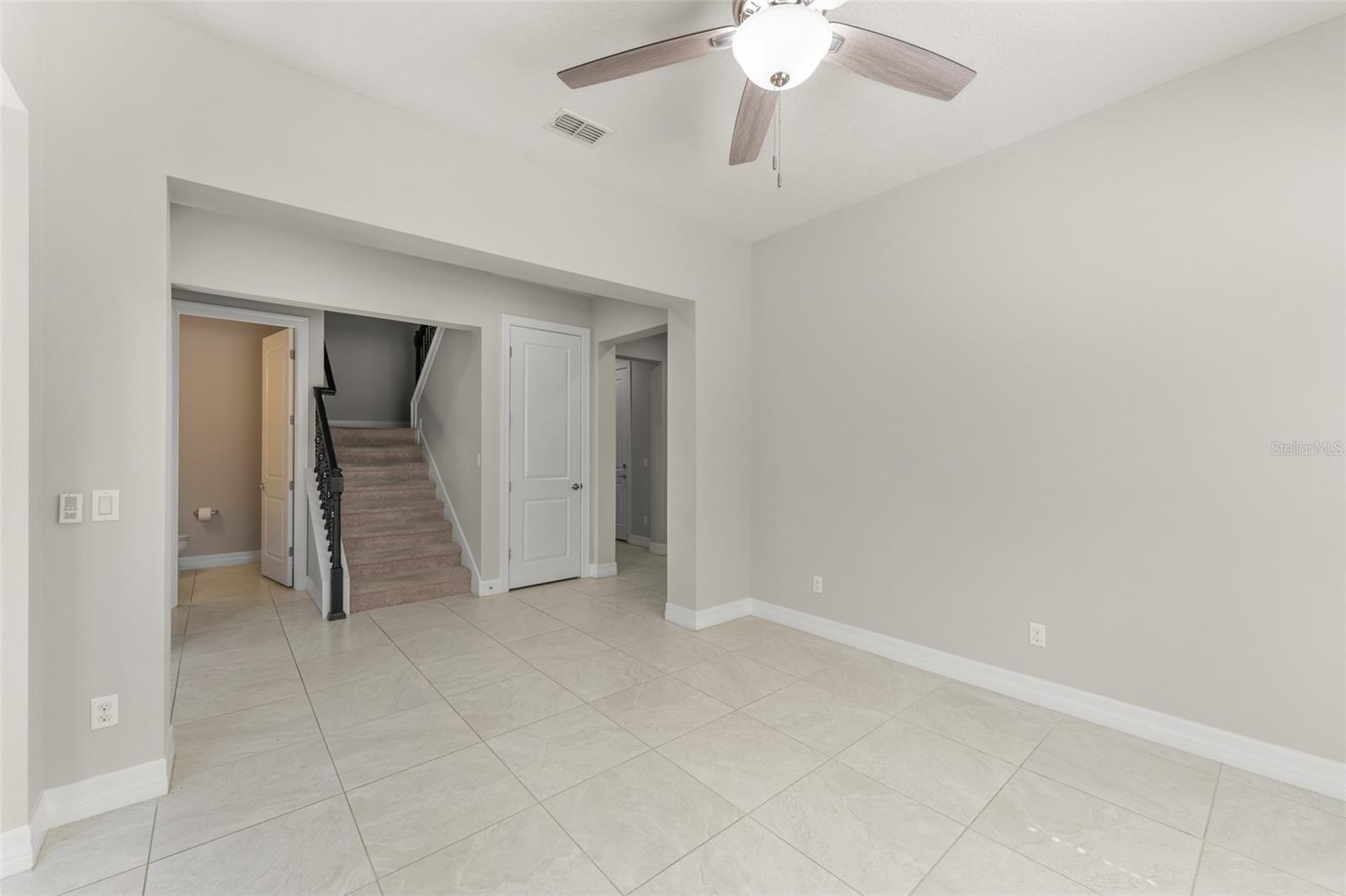 Image 8 of 52 For 10814 Citron Oaks Drive