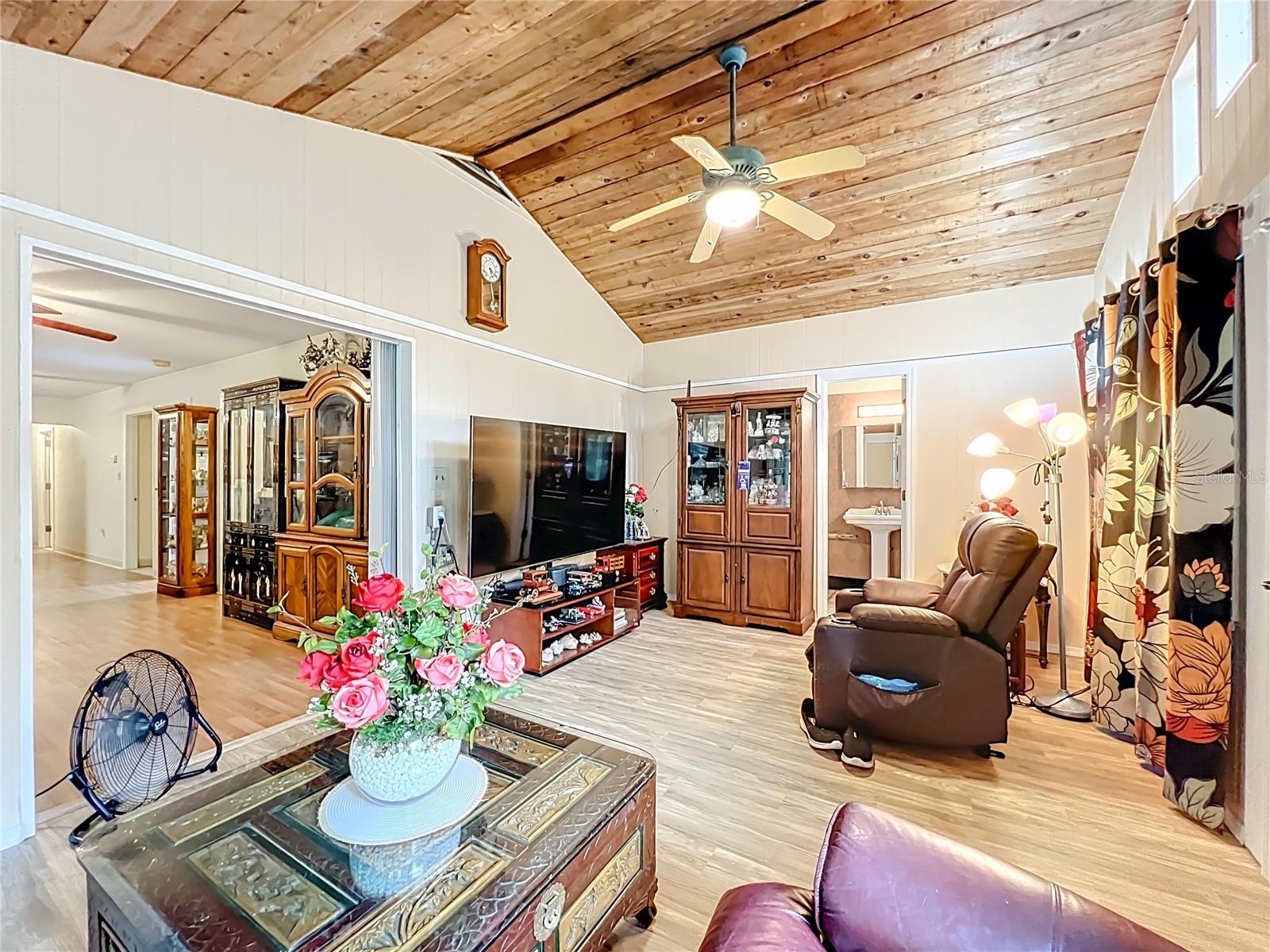 Image 28 of 50 For 22850 Winterwillow Lane