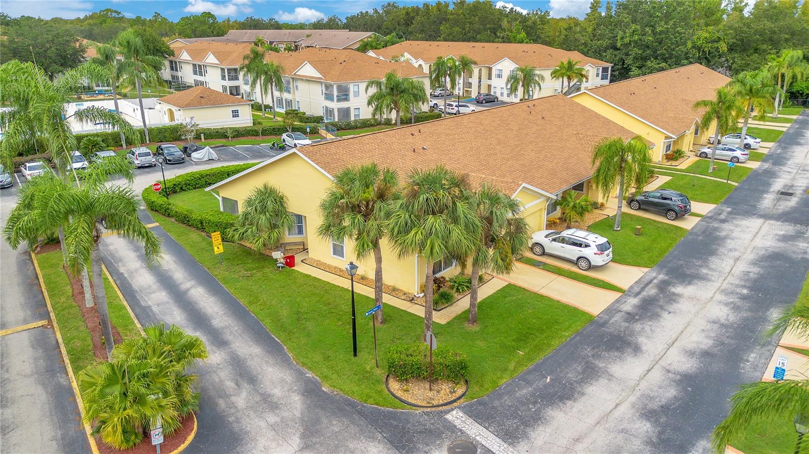 Image 16 of 22 For 3200 Queen Palms Court