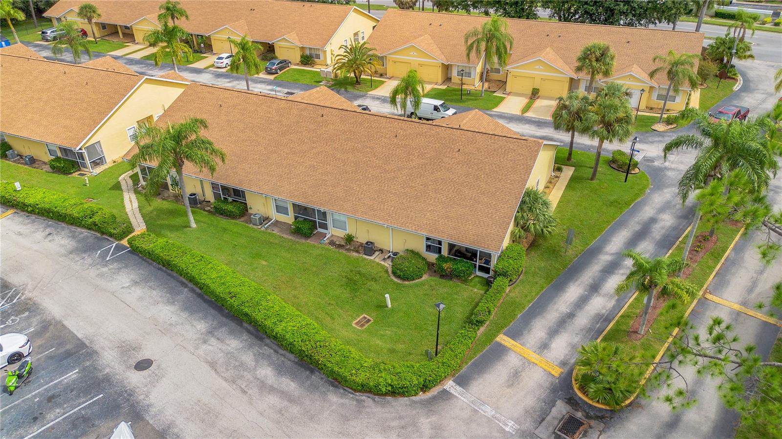 Image 17 of 22 For 3200 Queen Palms Court