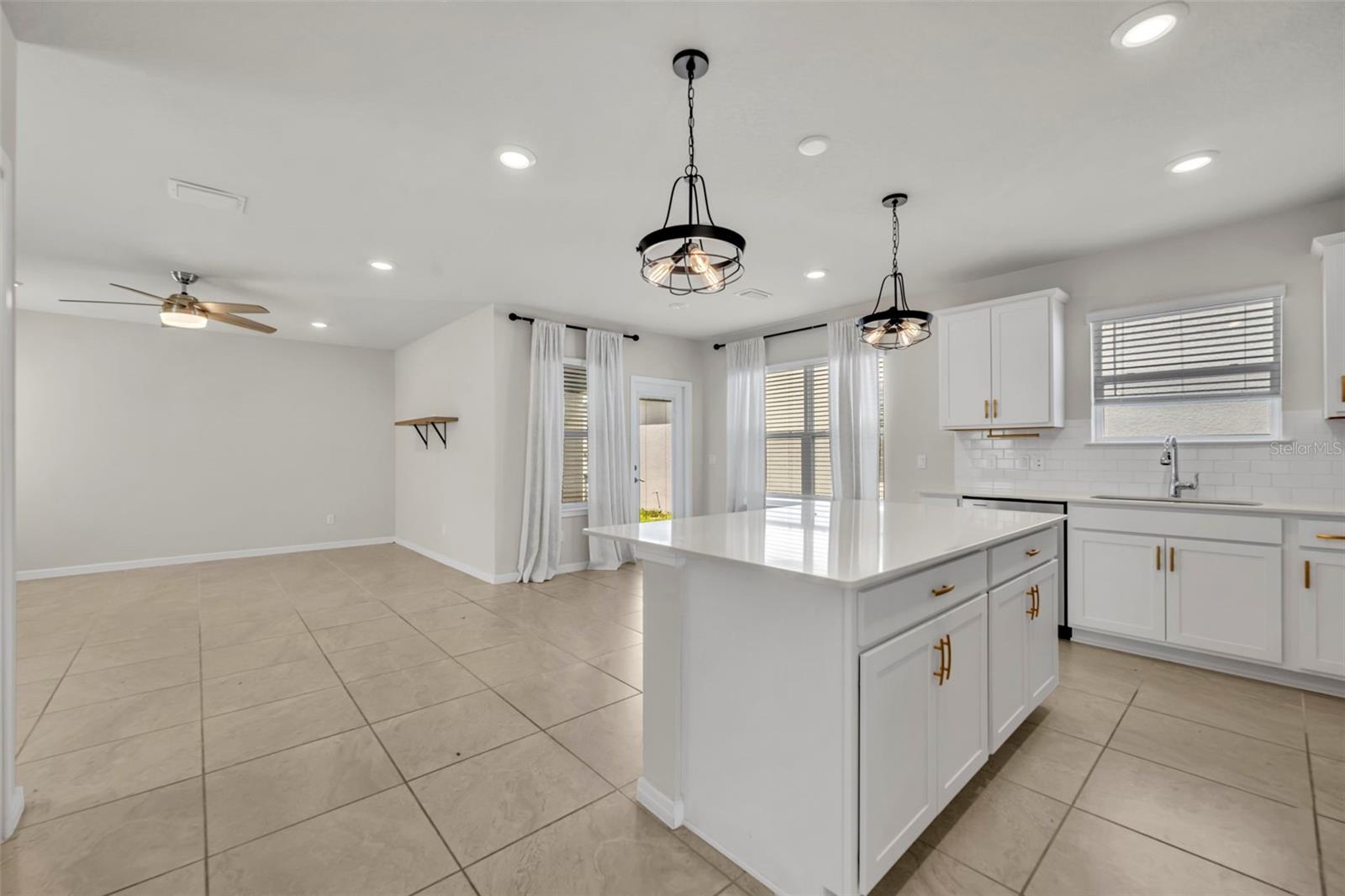 Image 9 of 40 For 2092 Cross Prairie Parkway