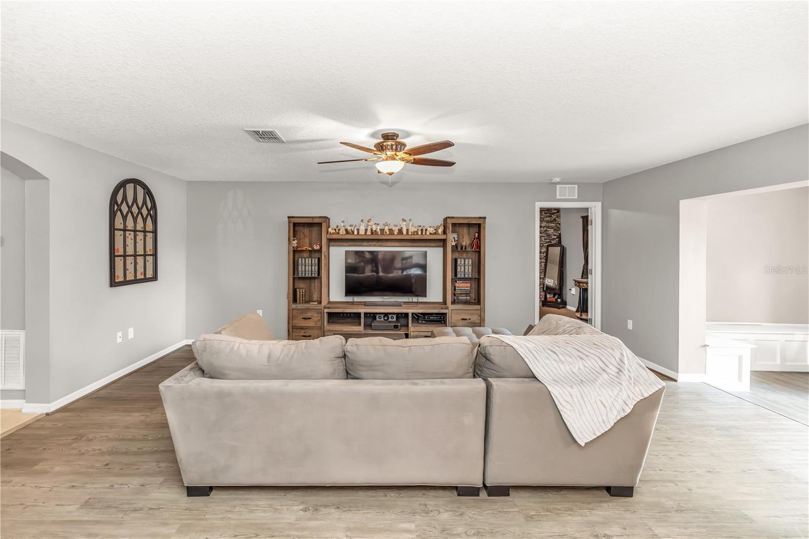 Image 10 of 40 For 4510 Barbuda Drive