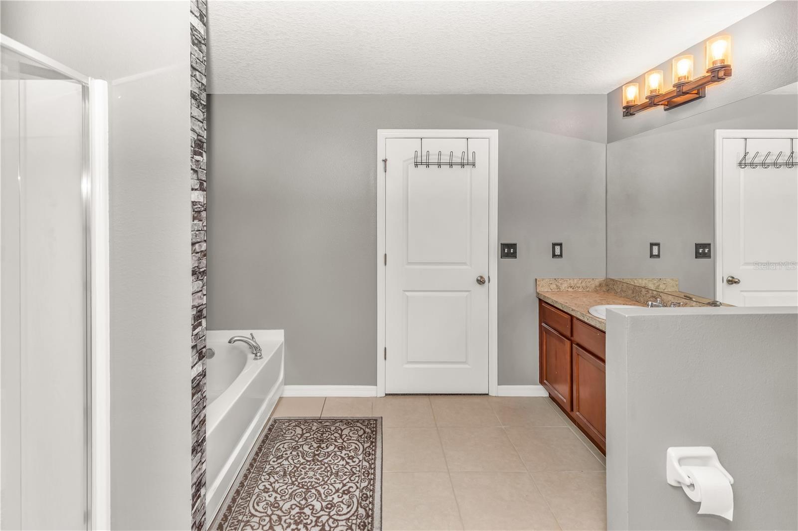 Image 19 of 40 For 4510 Barbuda Drive