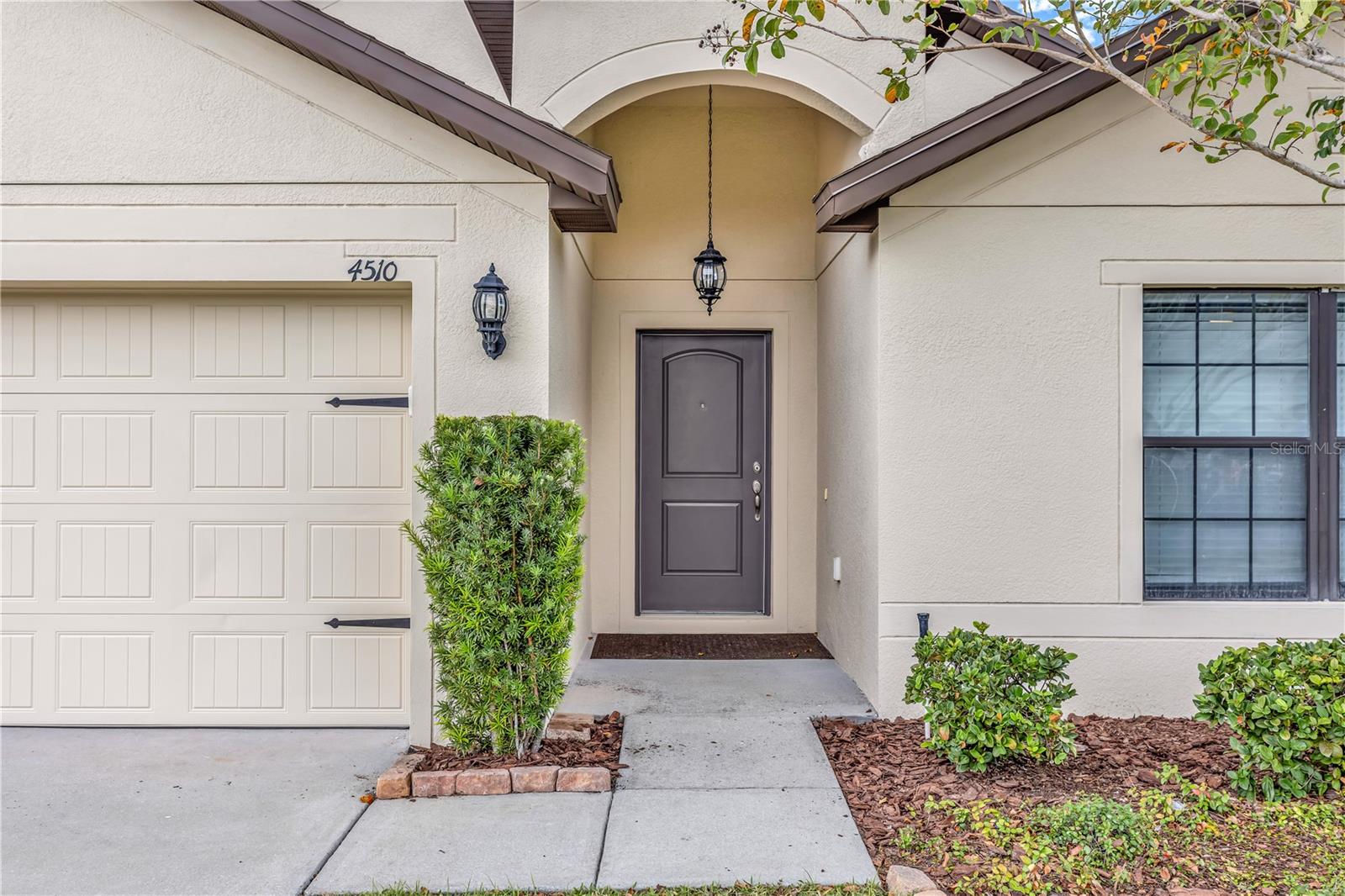 Image 2 of 40 For 4510 Barbuda Drive