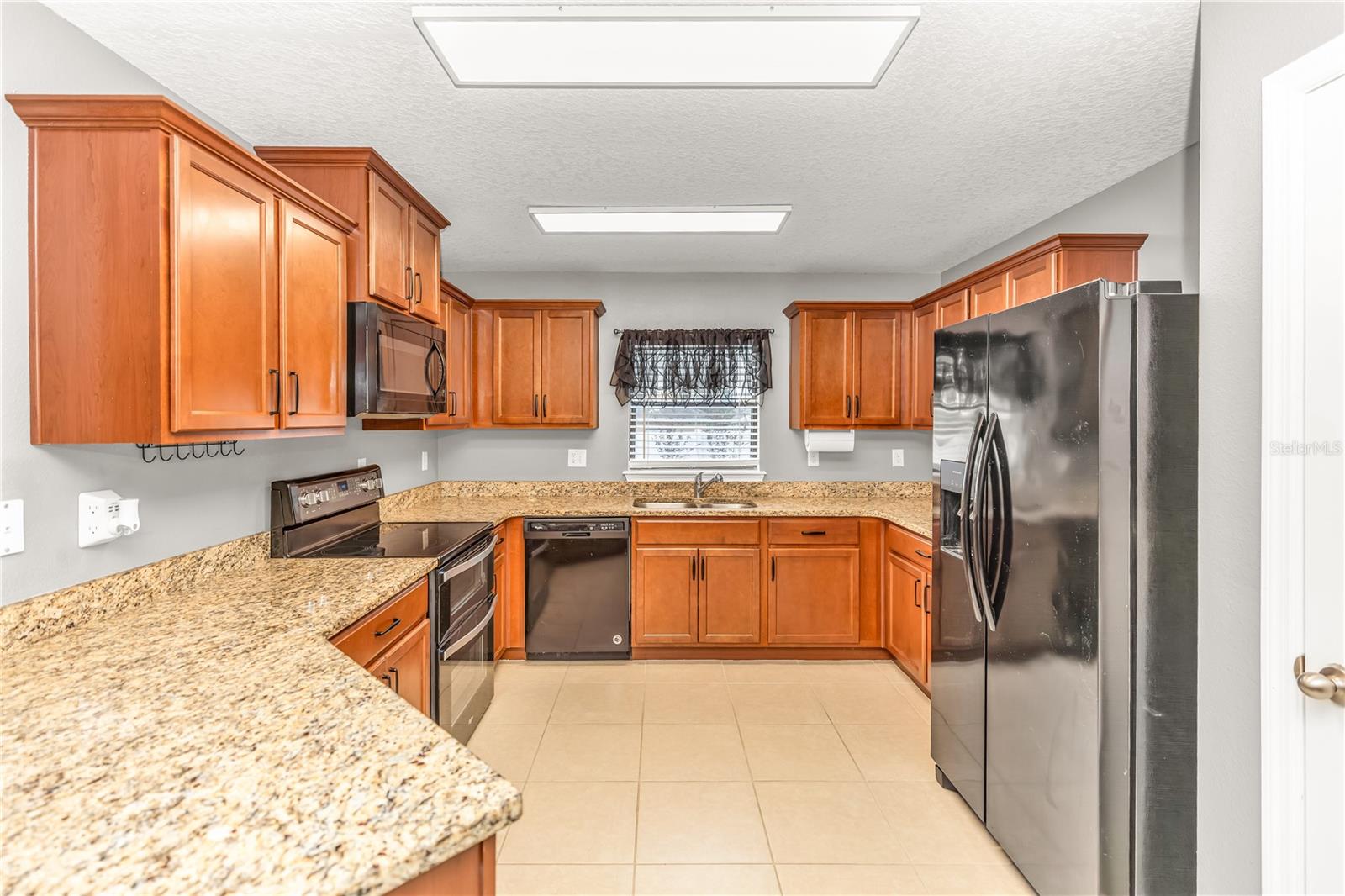 Image 4 of 40 For 4510 Barbuda Drive