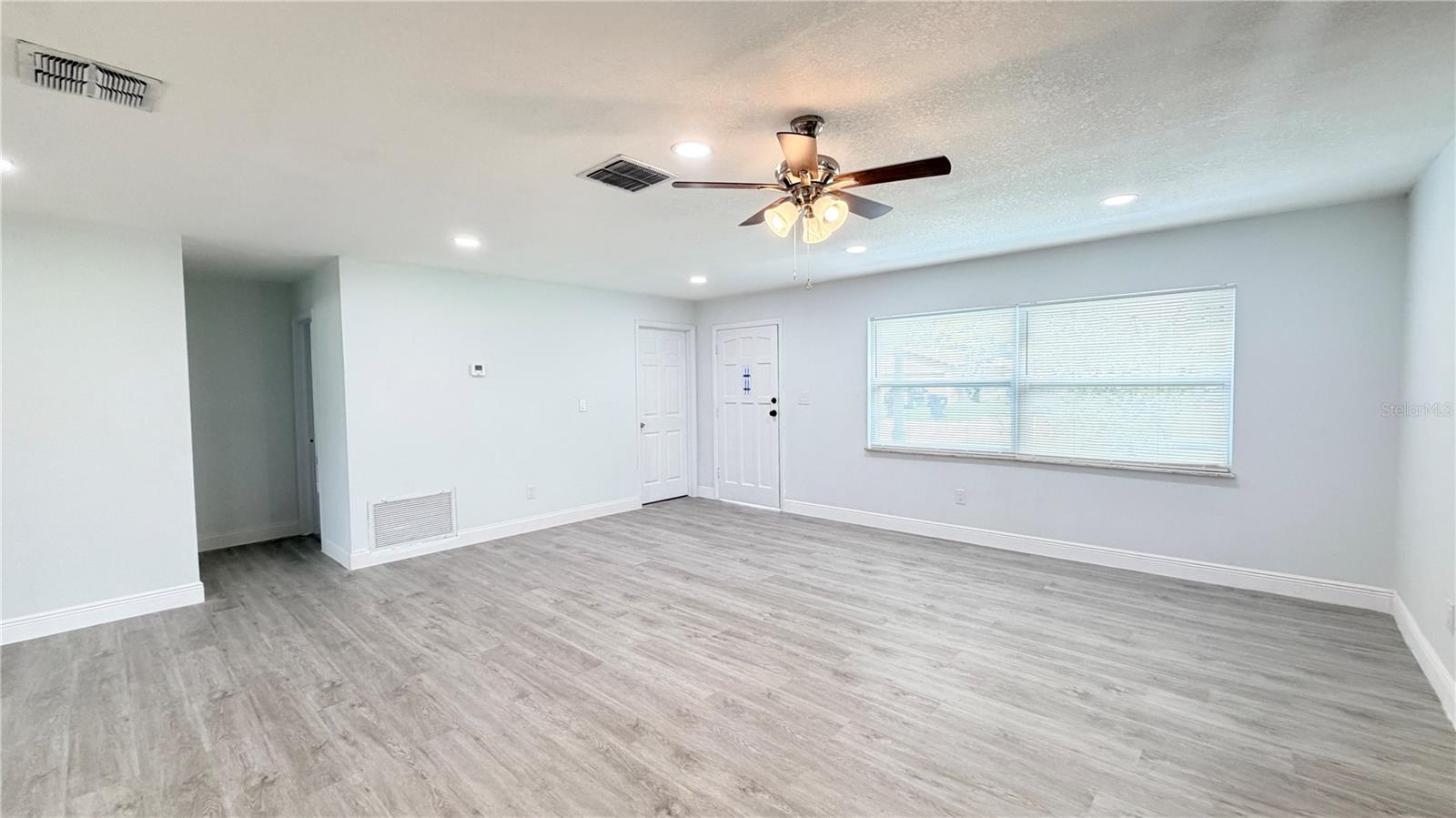Image 12 of 30 For 4106 Kingsbridge Drive