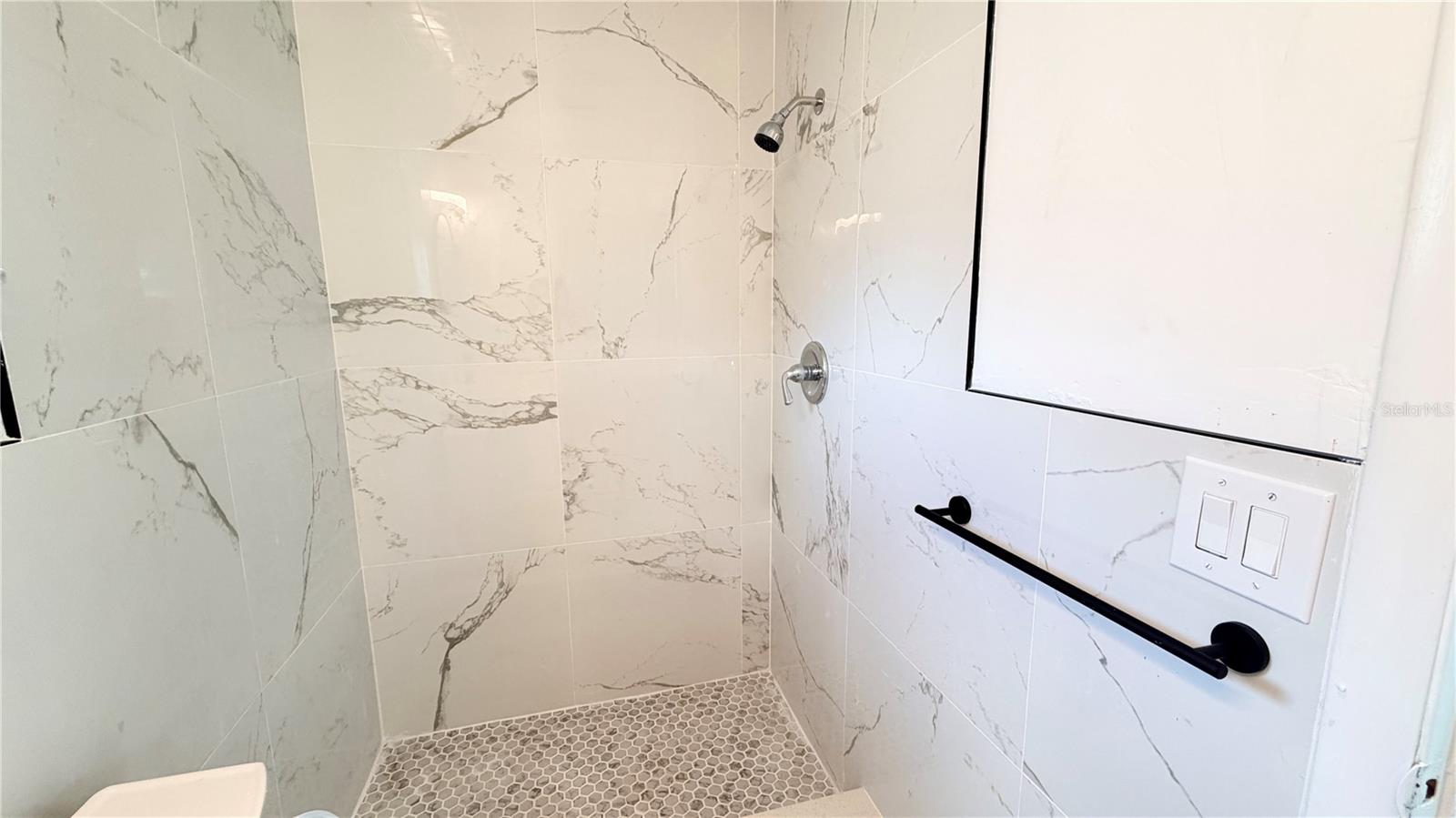 Image 16 of 30 For 4106 Kingsbridge Drive
