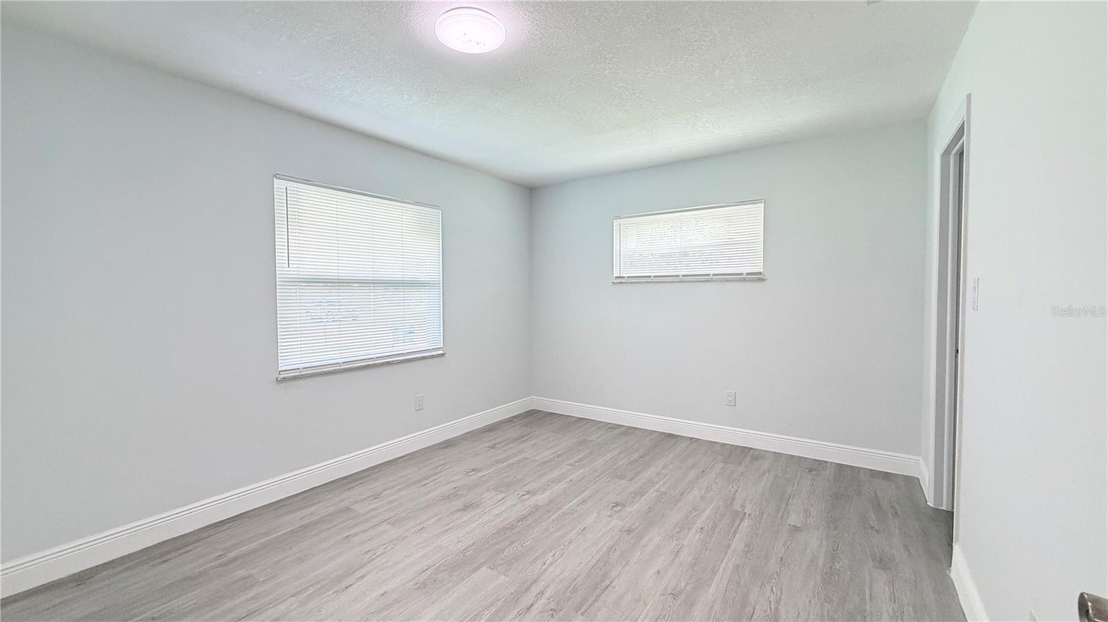 Image 18 of 30 For 4106 Kingsbridge Drive