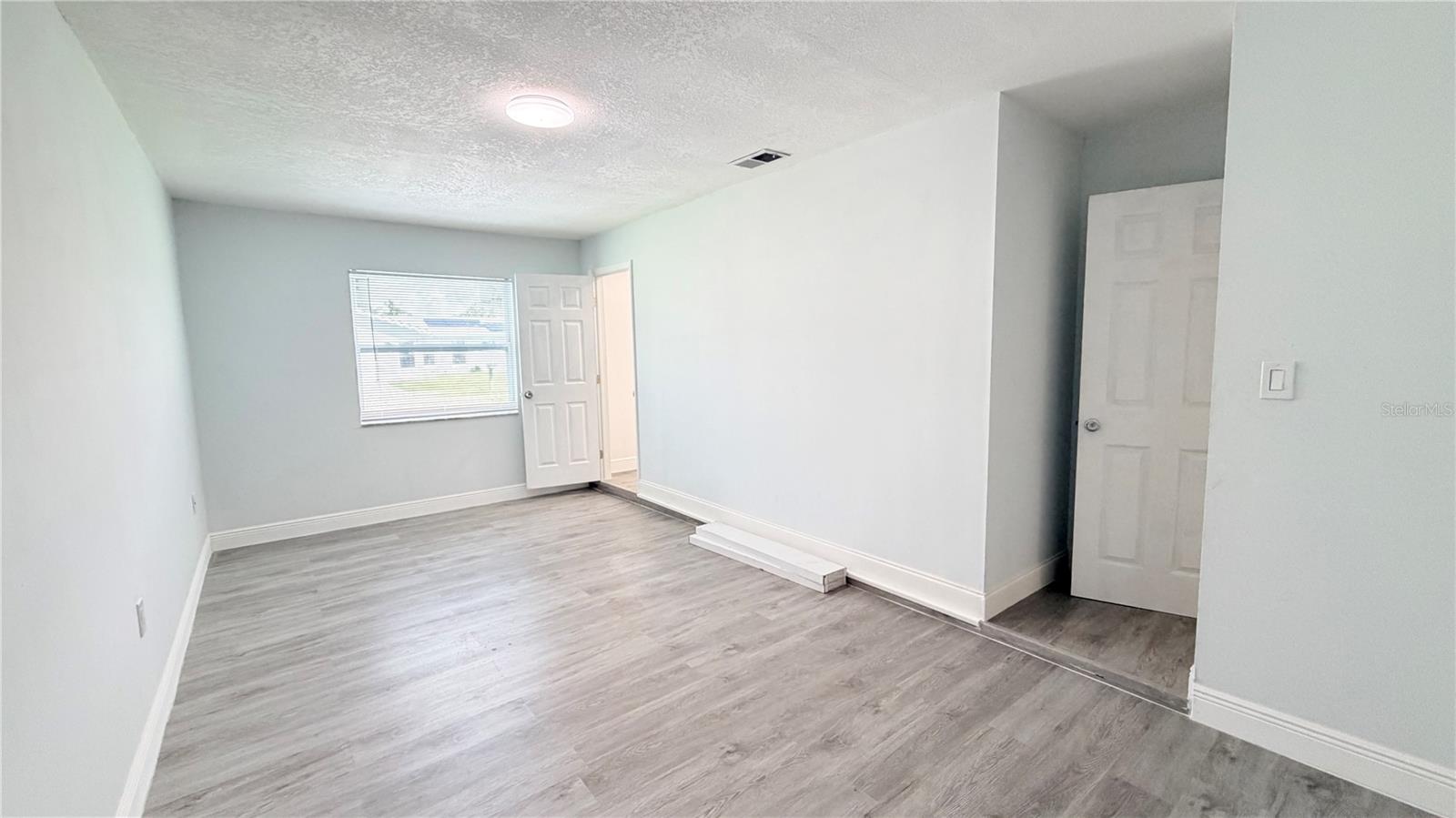 Image 22 of 30 For 4106 Kingsbridge Drive