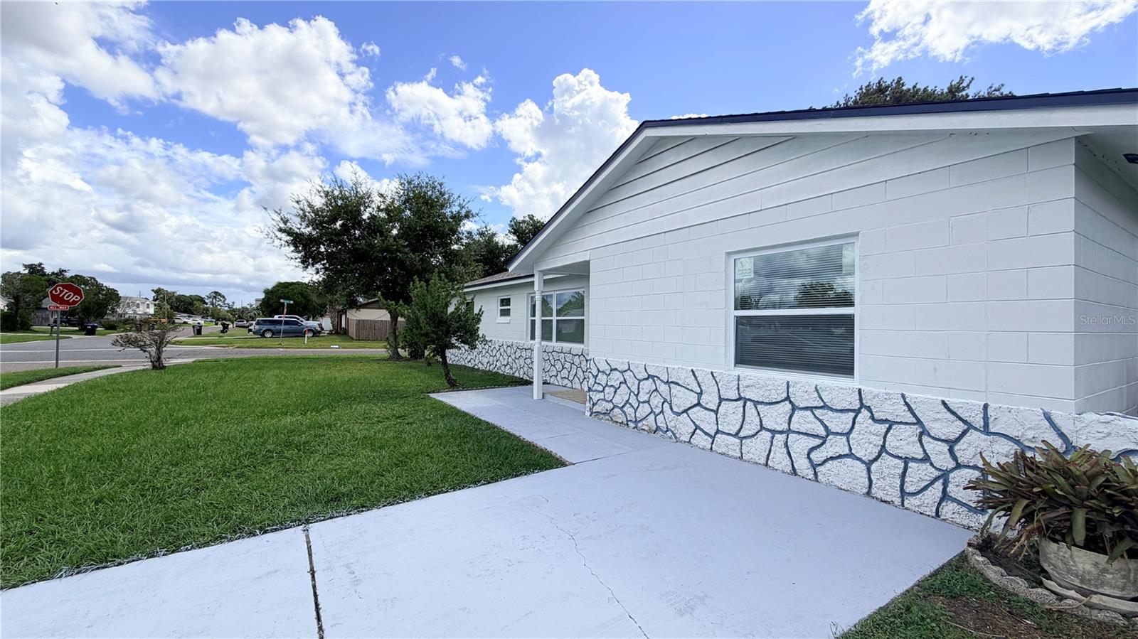 Image 4 of 30 For 4106 Kingsbridge Drive
