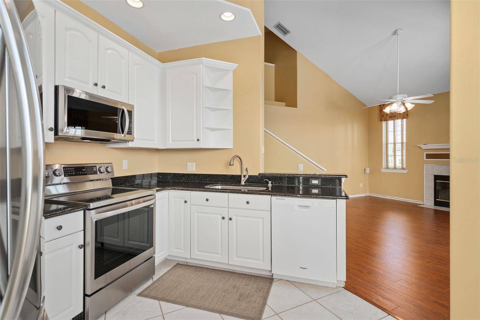 Image 10 of 34 For 13436 Fountainbleau Drive 2-5