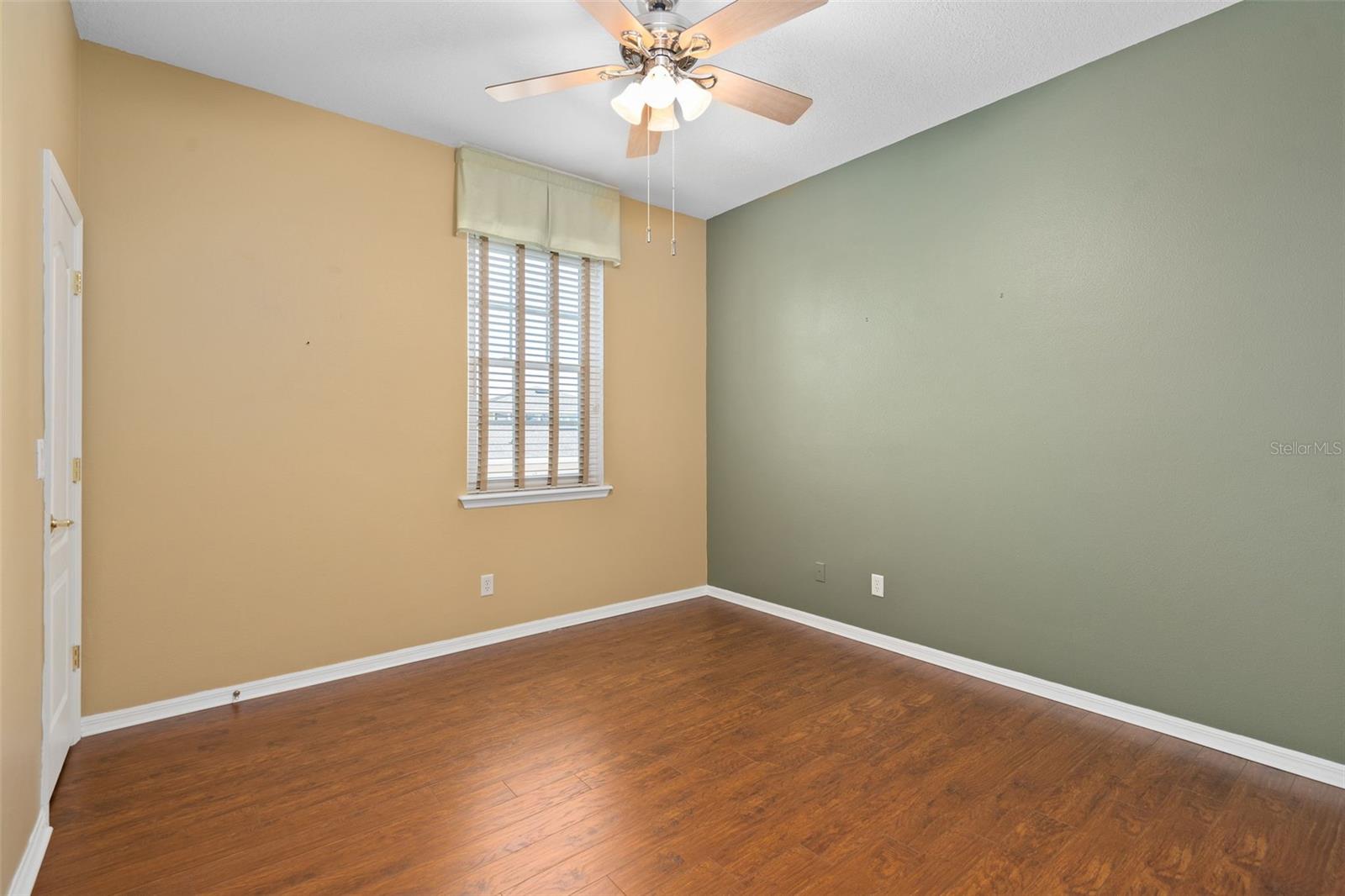 Image 20 of 34 For 13436 Fountainbleau Drive 2-5