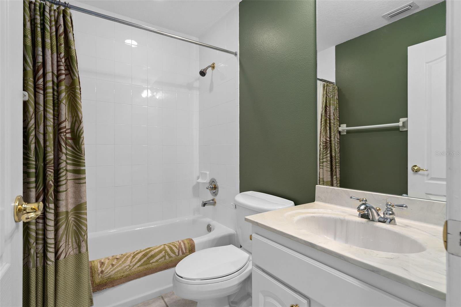 Image 22 of 34 For 13436 Fountainbleau Drive 2-5