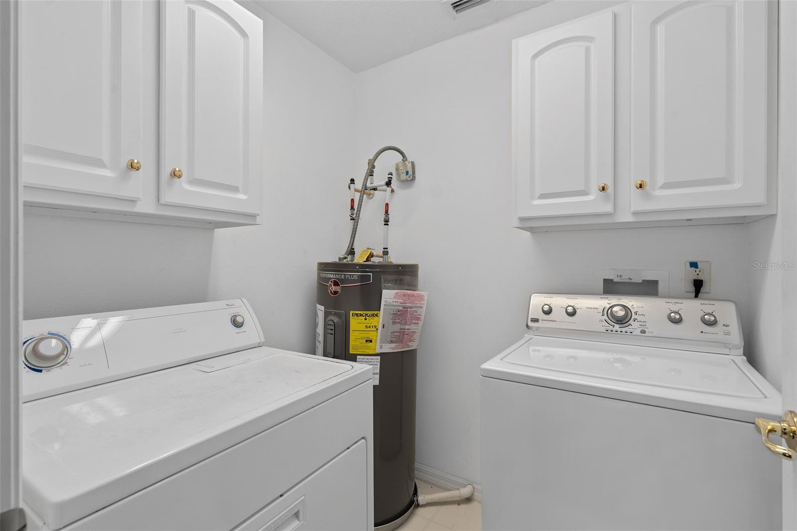 Image 23 of 34 For 13436 Fountainbleau Drive 2-5