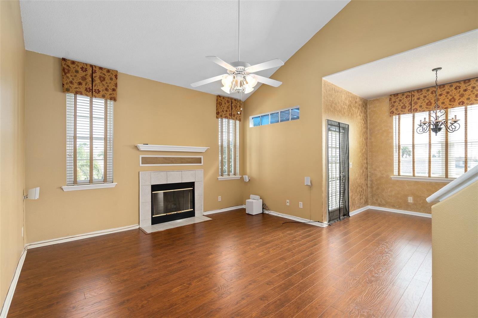 Image 3 of 34 For 13436 Fountainbleau Drive 2-5