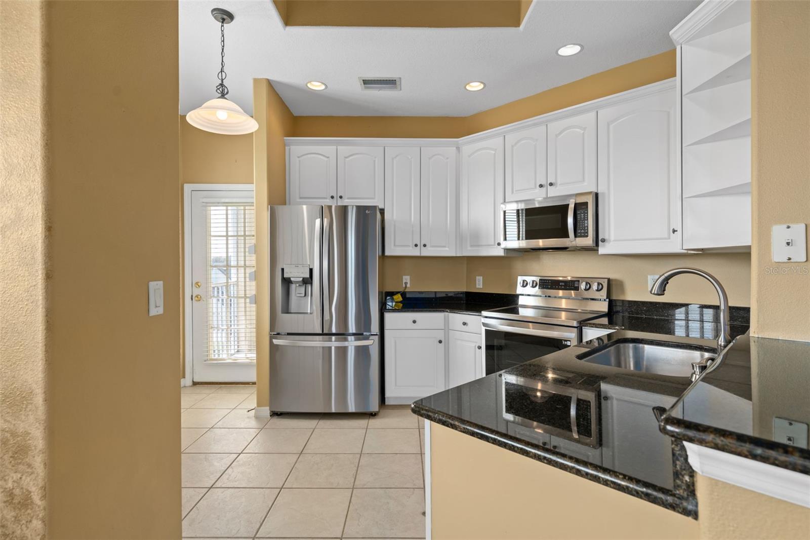 Image 9 of 34 For 13436 Fountainbleau Drive 2-5
