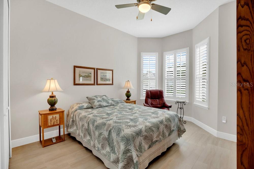 Image 20 of 33 For 218 Lamonte Pointe Court