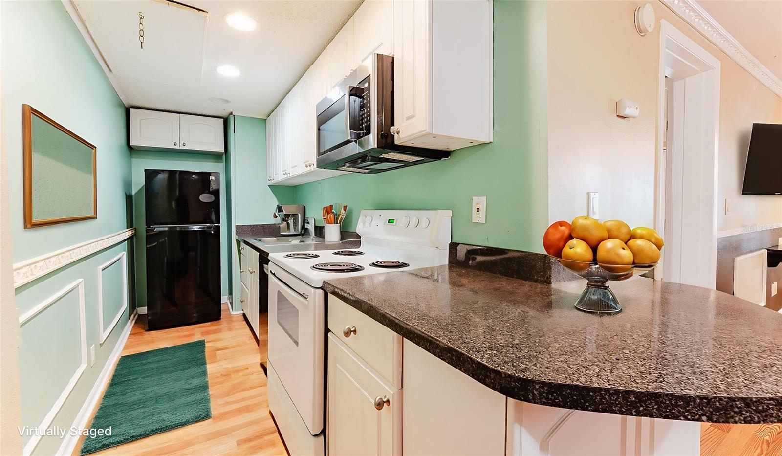 Image 7 of 11 For 4307 Michigan Street 4307