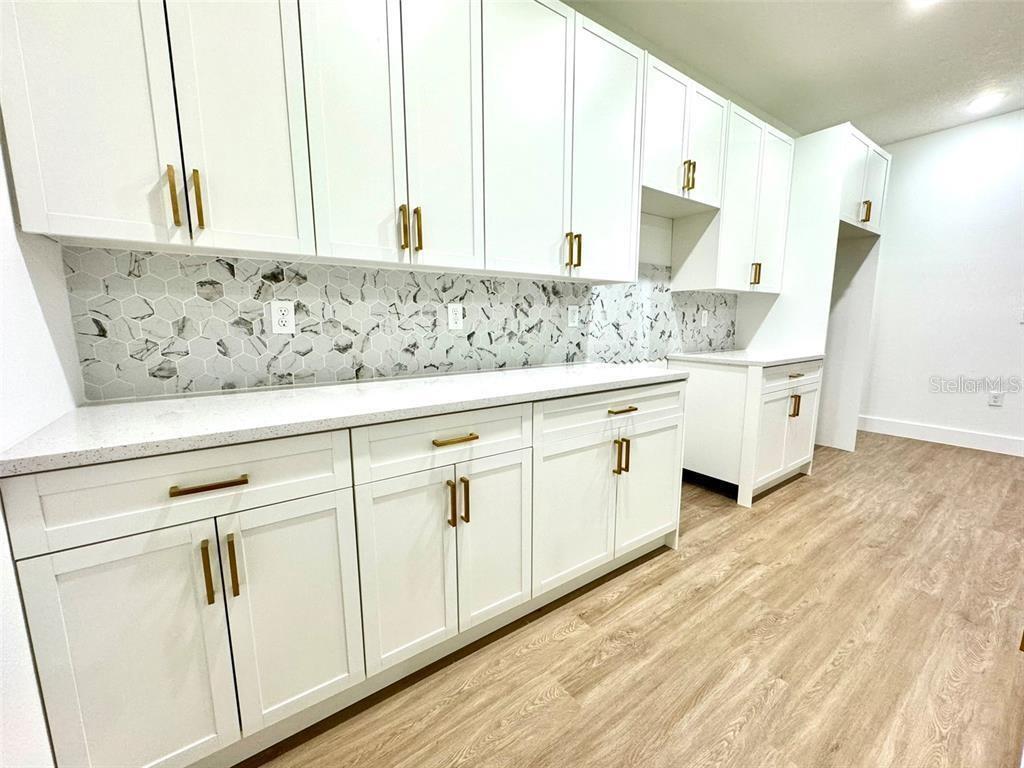 Image 4 of 12 For 6660 Glencoe Street
