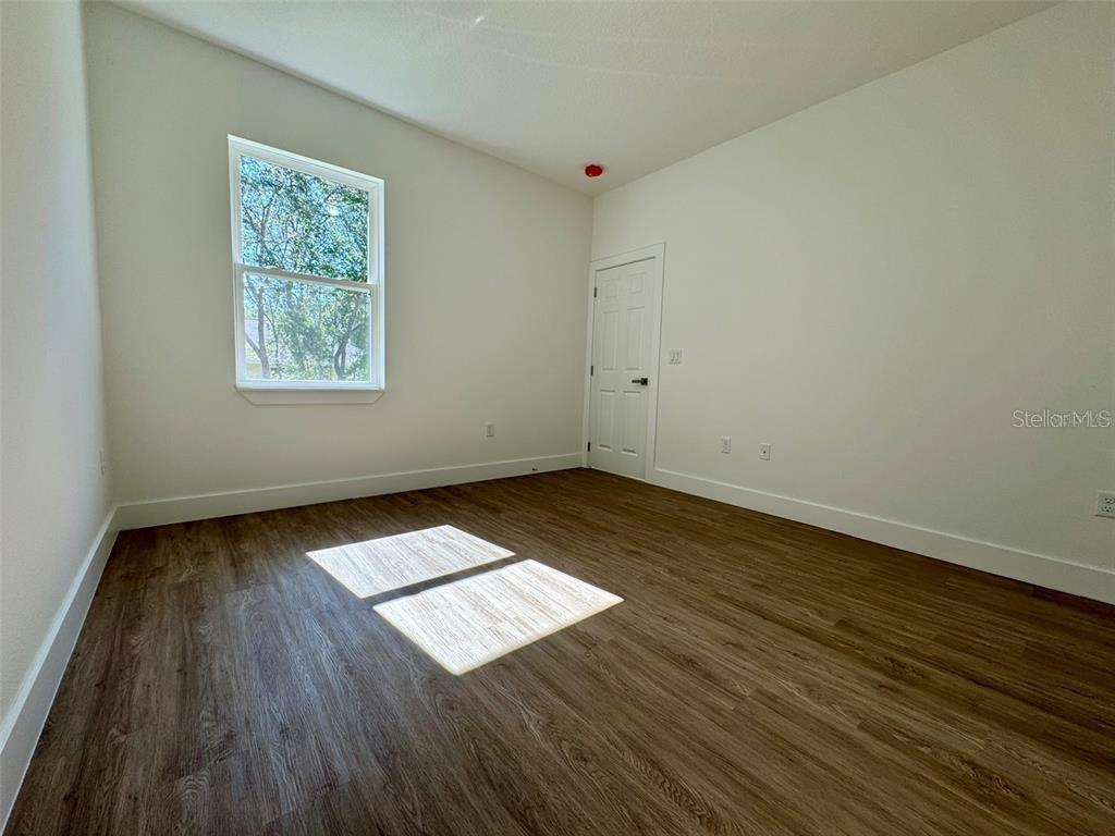 Image 5 of 12 For 6660 Glencoe Street