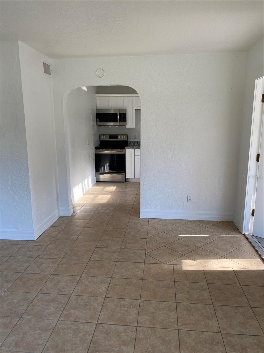 Image 4 of 7 For 701 Palmetto Avenue 705