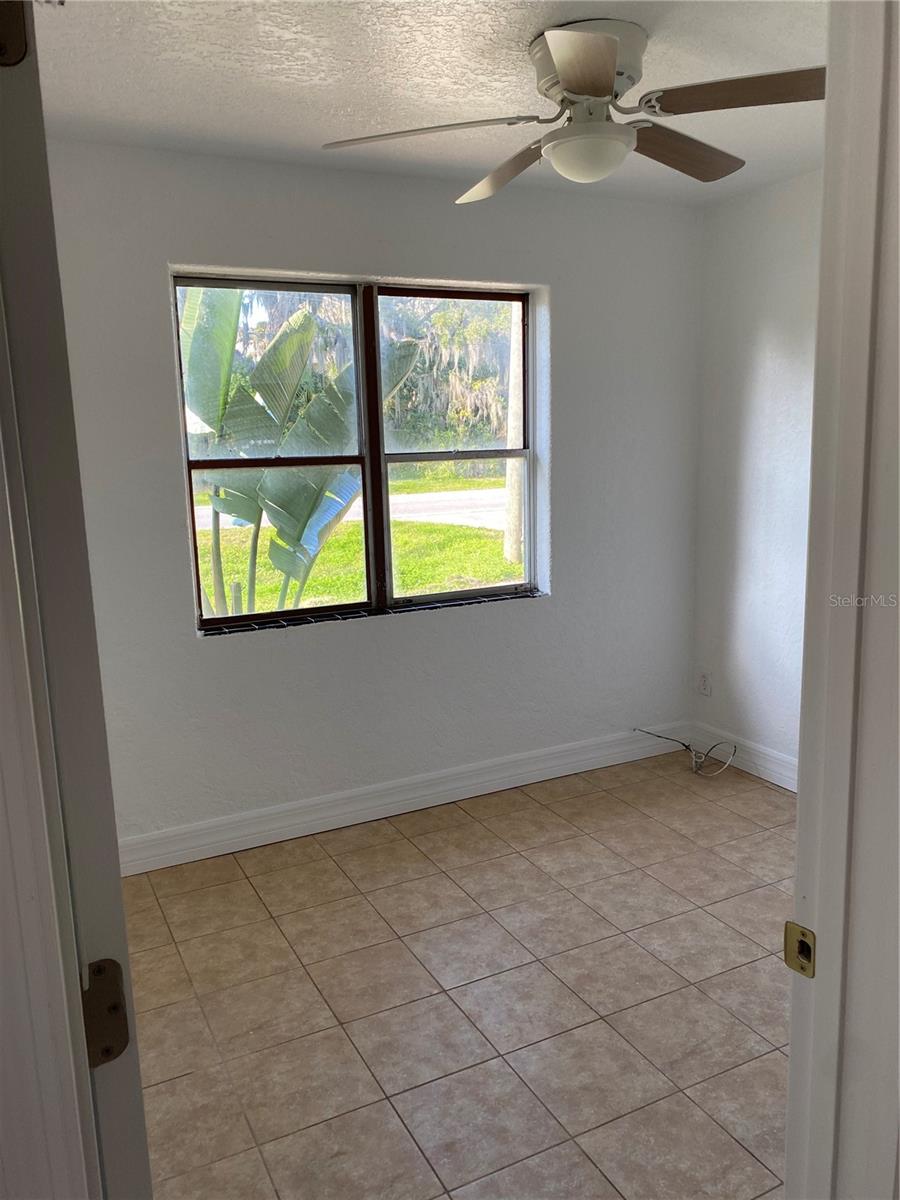 Image 6 of 7 For 701 Palmetto Avenue 705