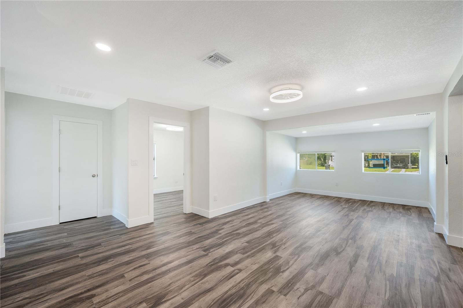 Image 10 of 26 For 2425 Tanglewood Street