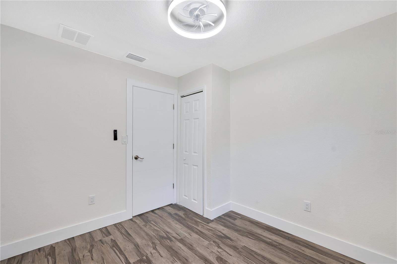 Image 15 of 26 For 2425 Tanglewood Street